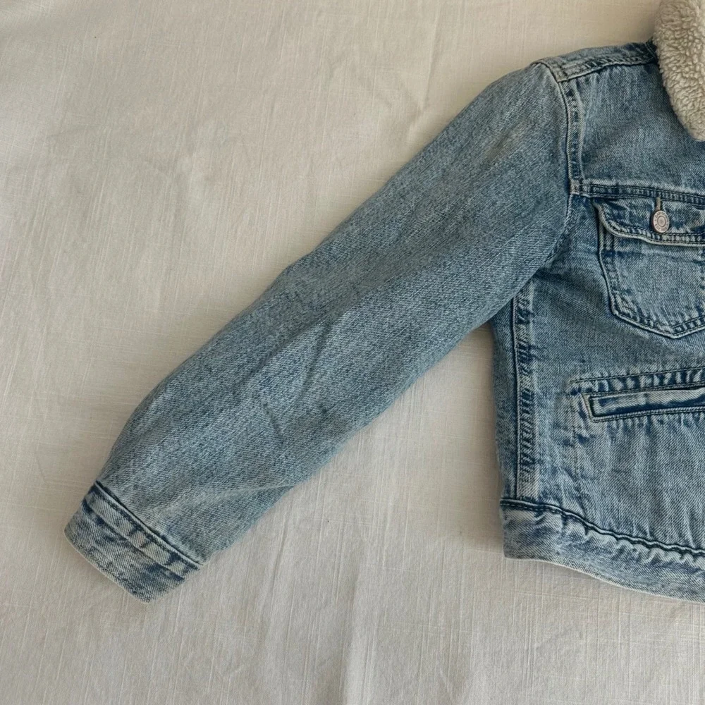 Gap Kids Sherpa Lined‎ Denim Icon Jacket Light Wash Blue Size L 10-11 413974-00